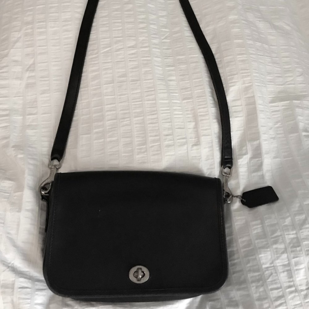 VINTAGE genuine Coach black leather lock crossbody